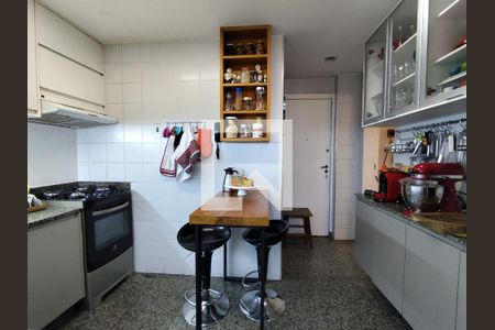 Apartamento para alugar com 100m², 3 quartos e 2 vagas Apartamento para alugar com 100m², 3 quartos e 2 vagasCozinha