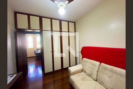 Casa à venda com 247m², 3 quartos e 3 vagasQuarto 2