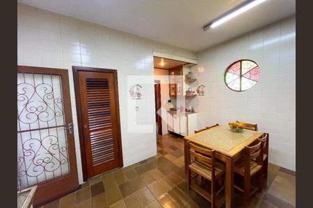 Casa à venda com 247m², 3 quartos e 3 vagasCozinha