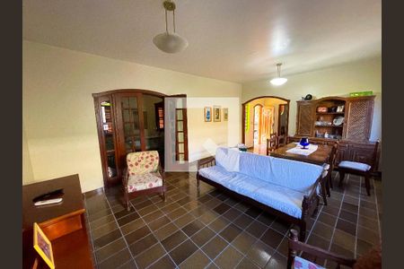 Sala de casa à venda com 3 quartos, 247m² em Glória, Contagem