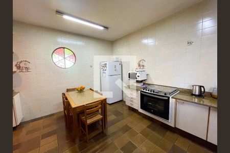 Casa à venda com 247m², 3 quartos e 3 vagasCozinha