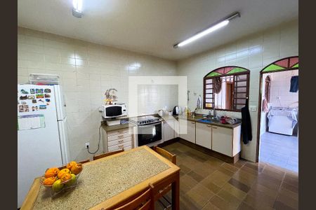 Casa à venda com 247m², 3 quartos e 3 vagasCozinha