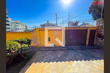 Garagem de casa à venda com 3 quartos, 247m² em Glória, Contagem