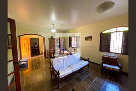 Sala de casa à venda com 3 quartos, 247m² em Glória, Contagem