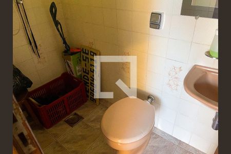 Casa à venda com 247m², 3 quartos e 3 vagasBanheiro de Serviço