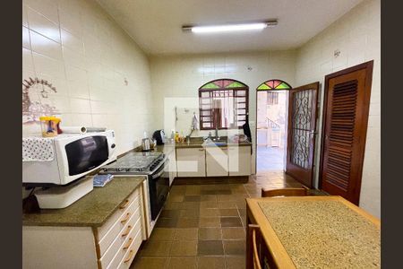 Casa à venda com 247m², 3 quartos e 3 vagasCozinha