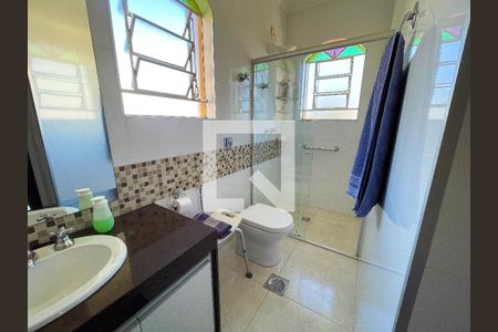 Casa à venda com 247m², 3 quartos e 3 vagasBanheiro da Suíte