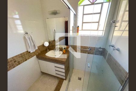 Casa à venda com 247m², 3 quartos e 3 vagasBanheiro Social