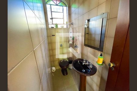 Casa à venda com 247m², 3 quartos e 3 vagasLavabo