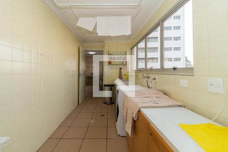 Apartamento à venda com 267m², 3 quartos e 2 vagas Apartamento à venda com 267m², 3 quartos e 2 vagasÁrea de Serviço
