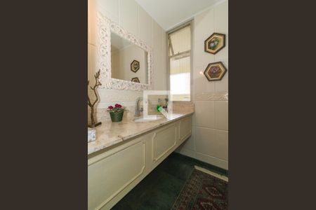 Apartamento à venda com 267m², 3 quartos e 2 vagas Apartamento à venda com 267m², 3 quartos e 2 vagasLavabo