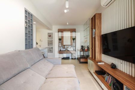 Sala  de apartamento à venda com 2 quartos, 68m² em Chácara Seis de Outubro, São Paulo