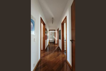 Apartamento para alugar com 178m², 3 quartos e 2 vagasCorredor