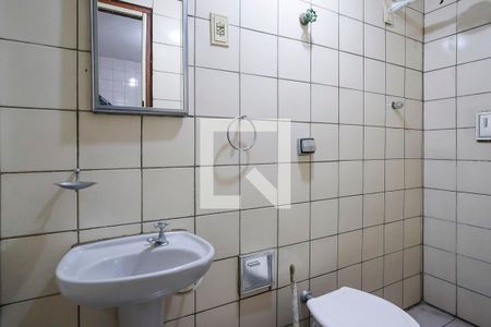 Casa à venda com 168m², 3 quartos e 4 vagasBanheiro área de serviço