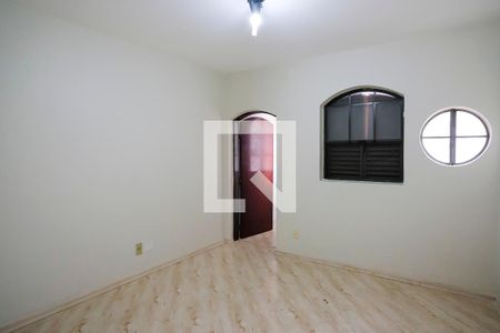 Casa à venda com 168m², 3 quartos e 4 vagasQuarto 2