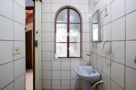 Casa à venda com 168m², 3 quartos e 4 vagasBanheiro área de serviço