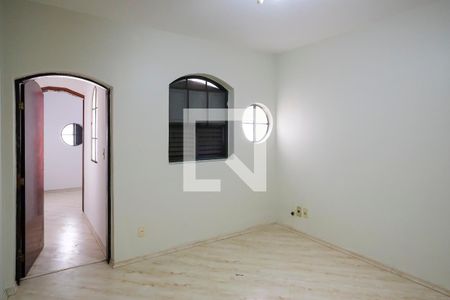 Casa à venda com 168m², 3 quartos e 4 vagasQuarto 2