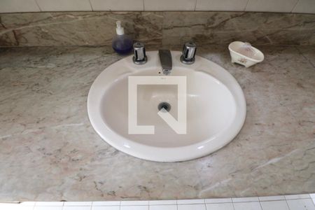 Apartamento para alugar com 136m², 3 quartos e 1 vaga Apartamento para alugar com 136m², 3 quartos e 1 vagaBanheiro Social 2