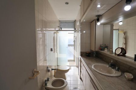 Apartamento para alugar com 136m², 3 quartos e 1 vaga Apartamento para alugar com 136m², 3 quartos e 1 vagaBanheiro Social 2