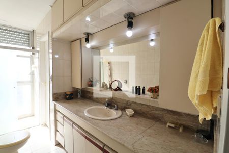 Apartamento para alugar com 136m², 3 quartos e 1 vaga Apartamento para alugar com 136m², 3 quartos e 1 vagaBanheiro Social 2