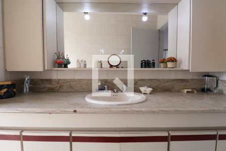 Apartamento para alugar com 136m², 3 quartos e 1 vaga Apartamento para alugar com 136m², 3 quartos e 1 vagaBanheiro Social 2