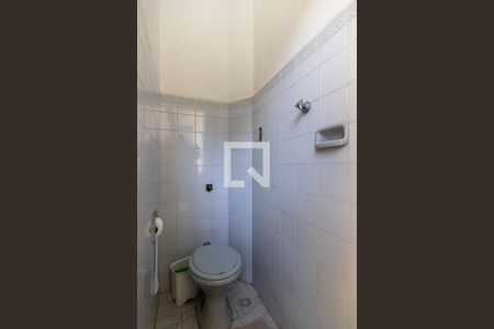 Apartamento à venda com 67m², 2 quartos e sem vaga Apartamento à venda com 67m², 2 quartos e sem vagaBanheiro de Serviço