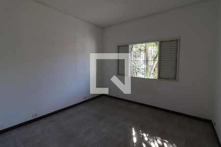 Quarto 1 de casa à venda com 7 quartos, 251m² em Km 18, Osasco