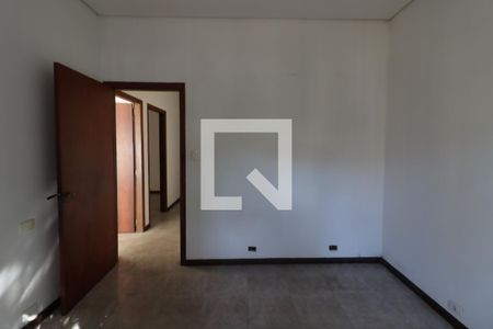 Quarto 1 de casa à venda com 7 quartos, 251m² em Km 18, Osasco