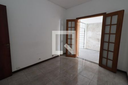 Quarto 2 de casa à venda com 7 quartos, 251m² em Km 18, Osasco