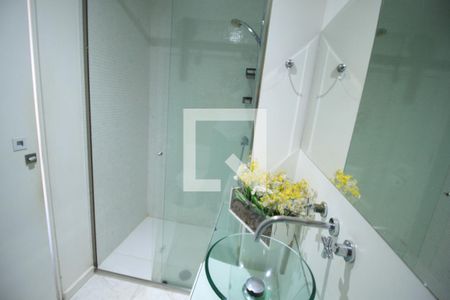 Apartamento à venda com 73m², 2 quartos e 2 vagasBanheiro