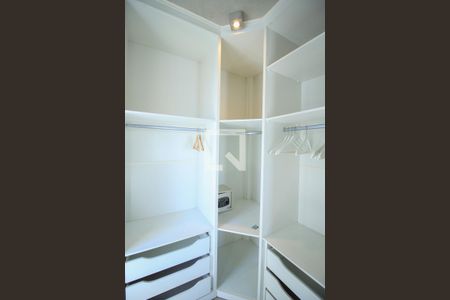 Apartamento à venda com 73m², 2 quartos e 2 vagasCloset