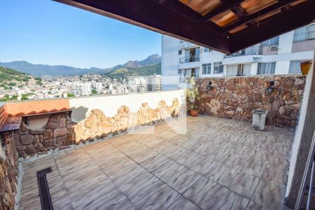 Apartamento à venda com 210m², 2 quartos e 1 vaga Apartamento à venda com 210m², 2 quartos e 1 vagaCobertura