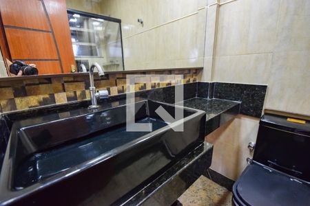 Apartamento à venda com 210m², 2 quartos e 1 vaga Apartamento à venda com 210m², 2 quartos e 1 vagaBanheiro (2º Andar)