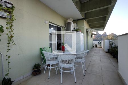 Apartamento à venda com 146m², 3 quartos e 2 vagasCobertura