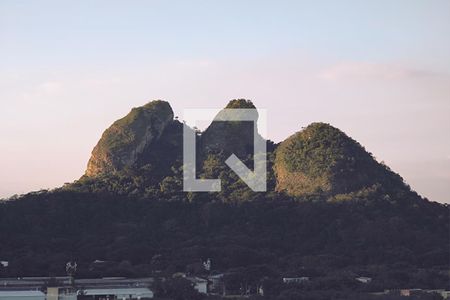 Apartamento à venda com 146m², 3 quartos e 2 vagasVista Livre