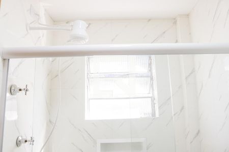 Banheiro de kitnet/studio para alugar com 1 quarto, 25m² em Santana, São Paulo