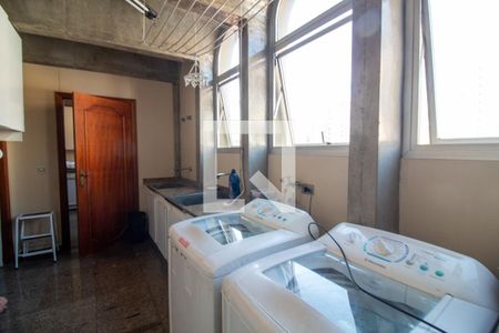 Apartamento à venda com 320m², 4 quartos e 4 vagas Apartamento à venda com 320m², 4 quartos e 4 vagasÁrea de Serviço