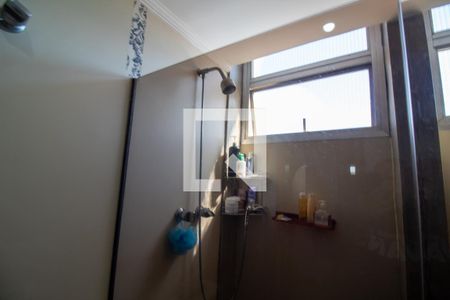 Apartamento à venda com 320m², 4 quartos e 4 vagas Apartamento à venda com 320m², 4 quartos e 4 vagasBanheiro da Suíte 2