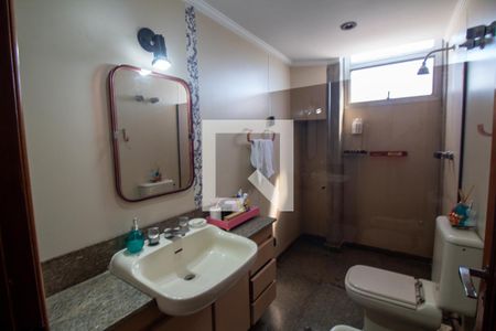 Apartamento à venda com 320m², 4 quartos e 4 vagas Apartamento à venda com 320m², 4 quartos e 4 vagasBanheiro da Suíte 4