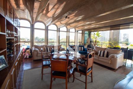 Apartamento à venda com 320m², 4 quartos e 4 vagas Apartamento à venda com 320m², 4 quartos e 4 vagasSala 2