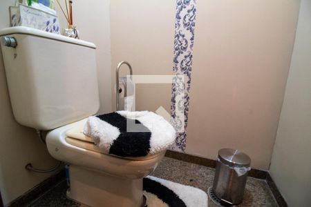 Apartamento à venda com 320m², 4 quartos e 4 vagas Apartamento à venda com 320m², 4 quartos e 4 vagasLavabo