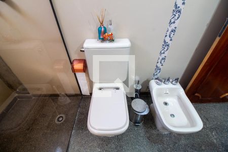 Apartamento à venda com 320m², 4 quartos e 4 vagas Apartamento à venda com 320m², 4 quartos e 4 vagasBanheiro da Suíte 4