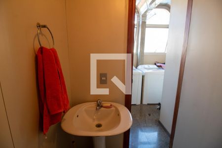 Apartamento à venda com 320m², 4 quartos e 4 vagas Apartamento à venda com 320m², 4 quartos e 4 vagasBanheiro de serviço