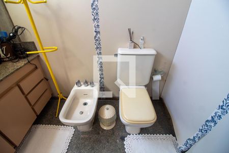 Apartamento à venda com 320m², 4 quartos e 4 vagas Apartamento à venda com 320m², 4 quartos e 4 vagasBanheiro da Suíte 1