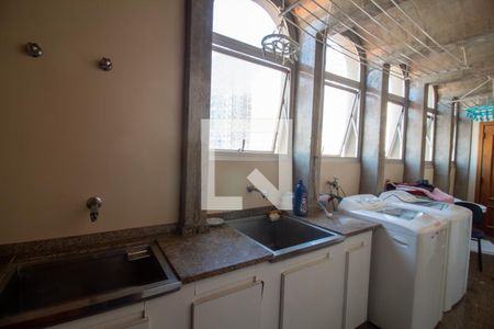 Apartamento à venda com 320m², 4 quartos e 4 vagas Apartamento à venda com 320m², 4 quartos e 4 vagasÁrea de Serviço