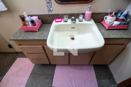 Apartamento à venda com 320m², 4 quartos e 4 vagas Apartamento à venda com 320m², 4 quartos e 4 vagasBanheiro da Suíte 2