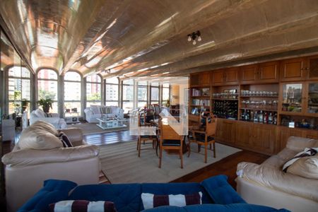 Apartamento à venda com 320m², 4 quartos e 4 vagas Apartamento à venda com 320m², 4 quartos e 4 vagasSala 2