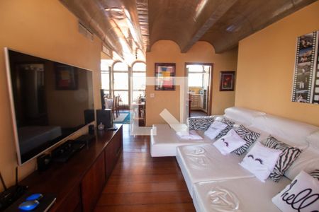 Apartamento à venda com 320m², 4 quartos e 4 vagas Apartamento à venda com 320m², 4 quartos e 4 vagasSala de TV