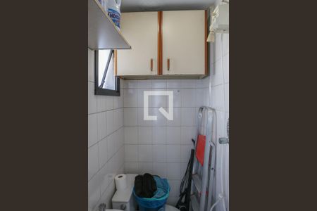 Apartamento à venda com 83m², 3 quartos e 2 vagas Apartamento à venda com 83m², 3 quartos e 2 vagasBanheiro de serviço