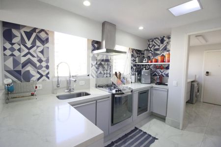 Apartamento à venda com 190m², 4 quartos e 3 vagasCozinha